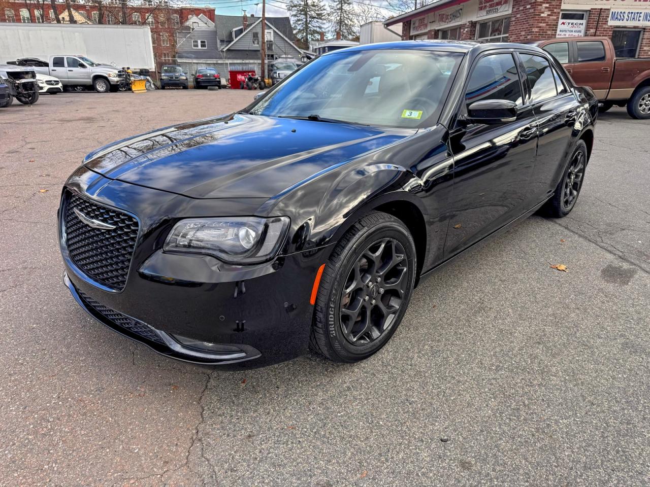 2019 CHRYSLER 300 S photo 2