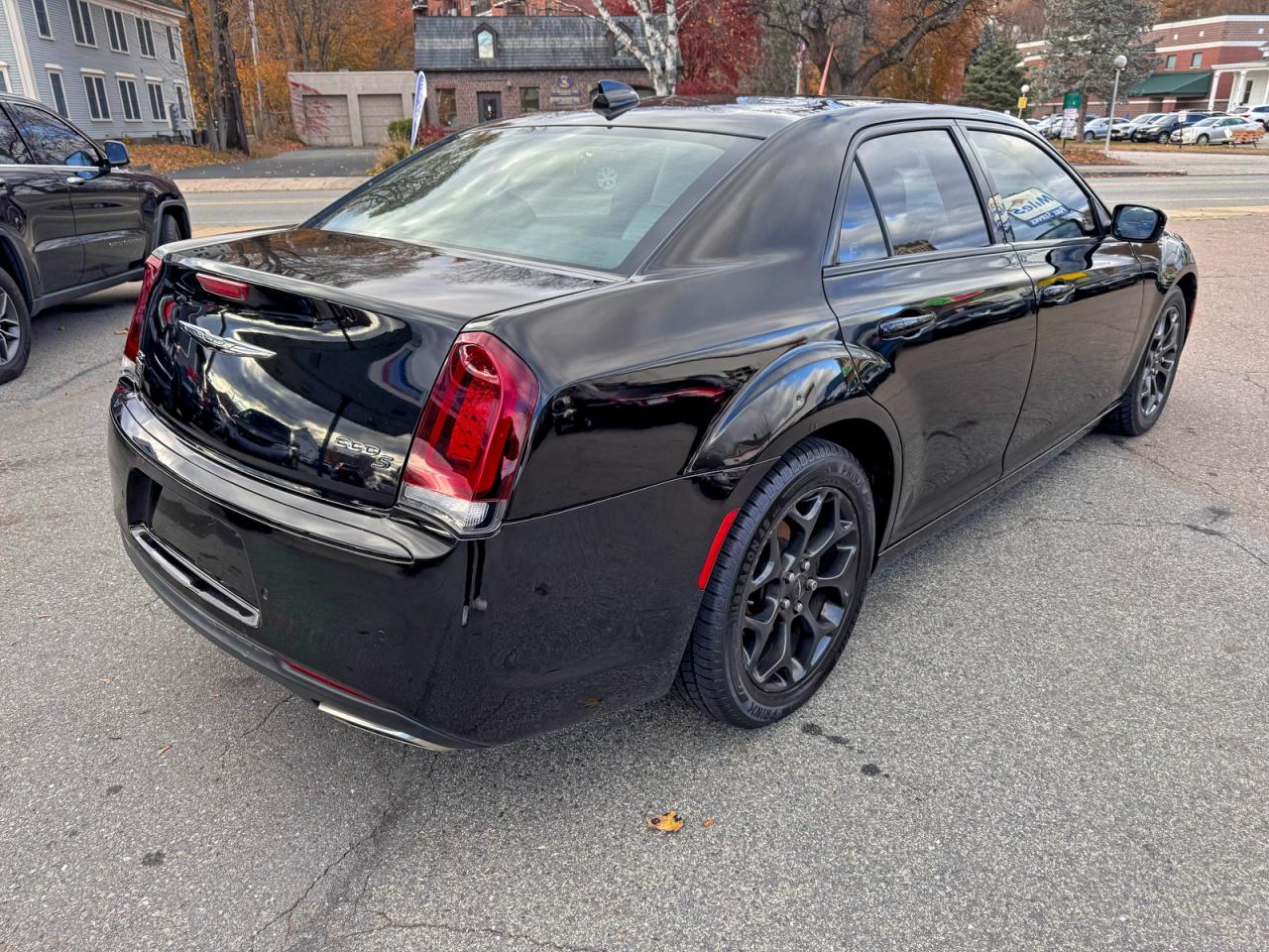 2019 CHRYSLER 300 S photo 4