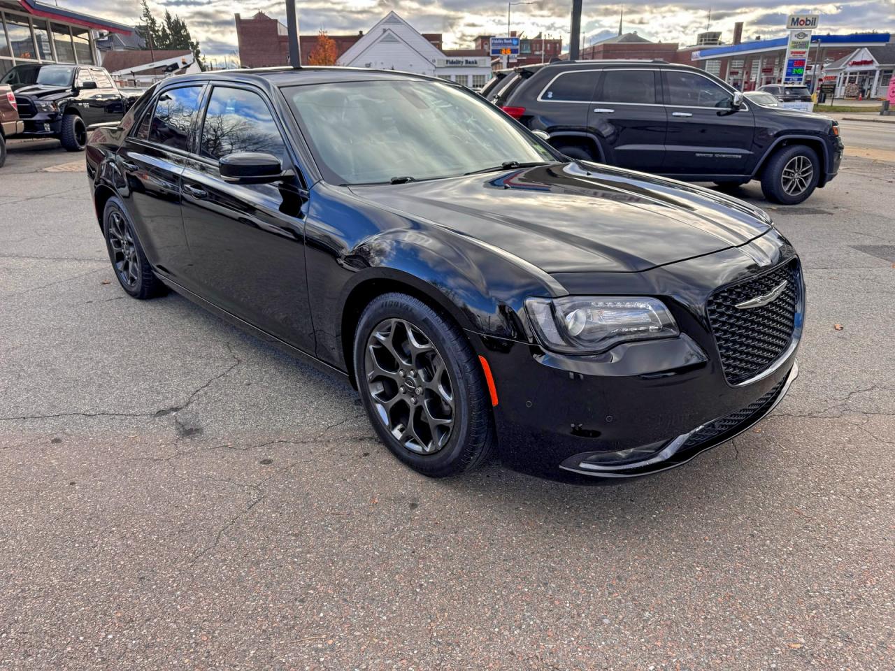 2019 CHRYSLER 300