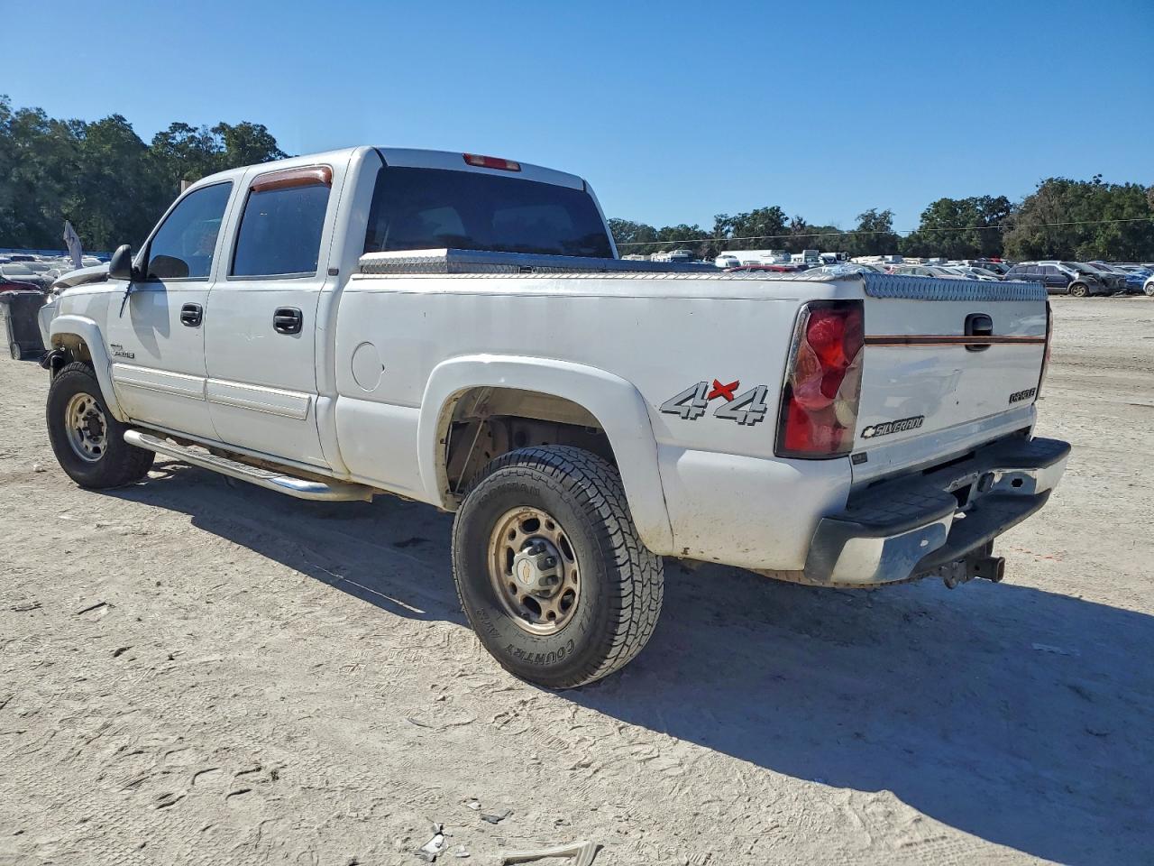 2005 CHEVROLET SILVERADO K2500 HEAVY DUTY photo 2