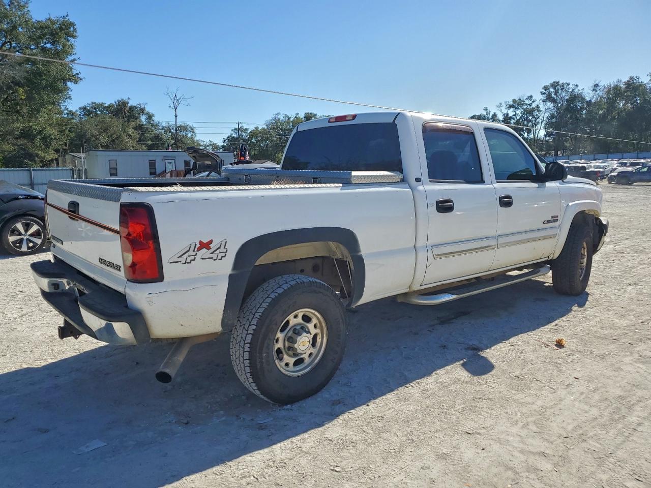 2005 CHEVROLET SILVERADO K2500 HEAVY DUTY photo 3