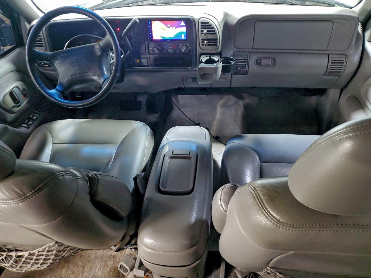 1997 GMC SUBURBAN K1500 photo 8