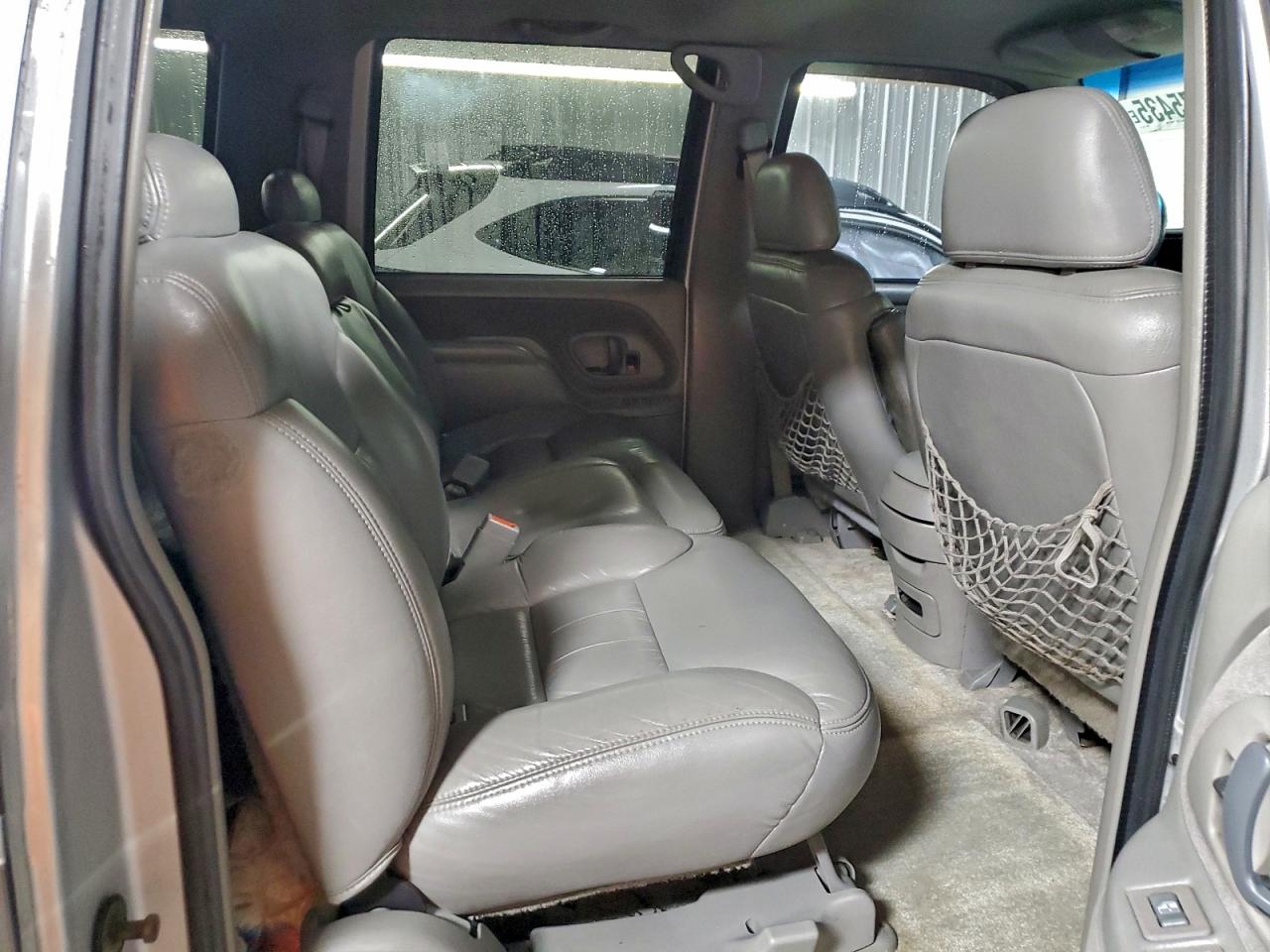 1997 GMC SUBURBAN K1500 photo 10