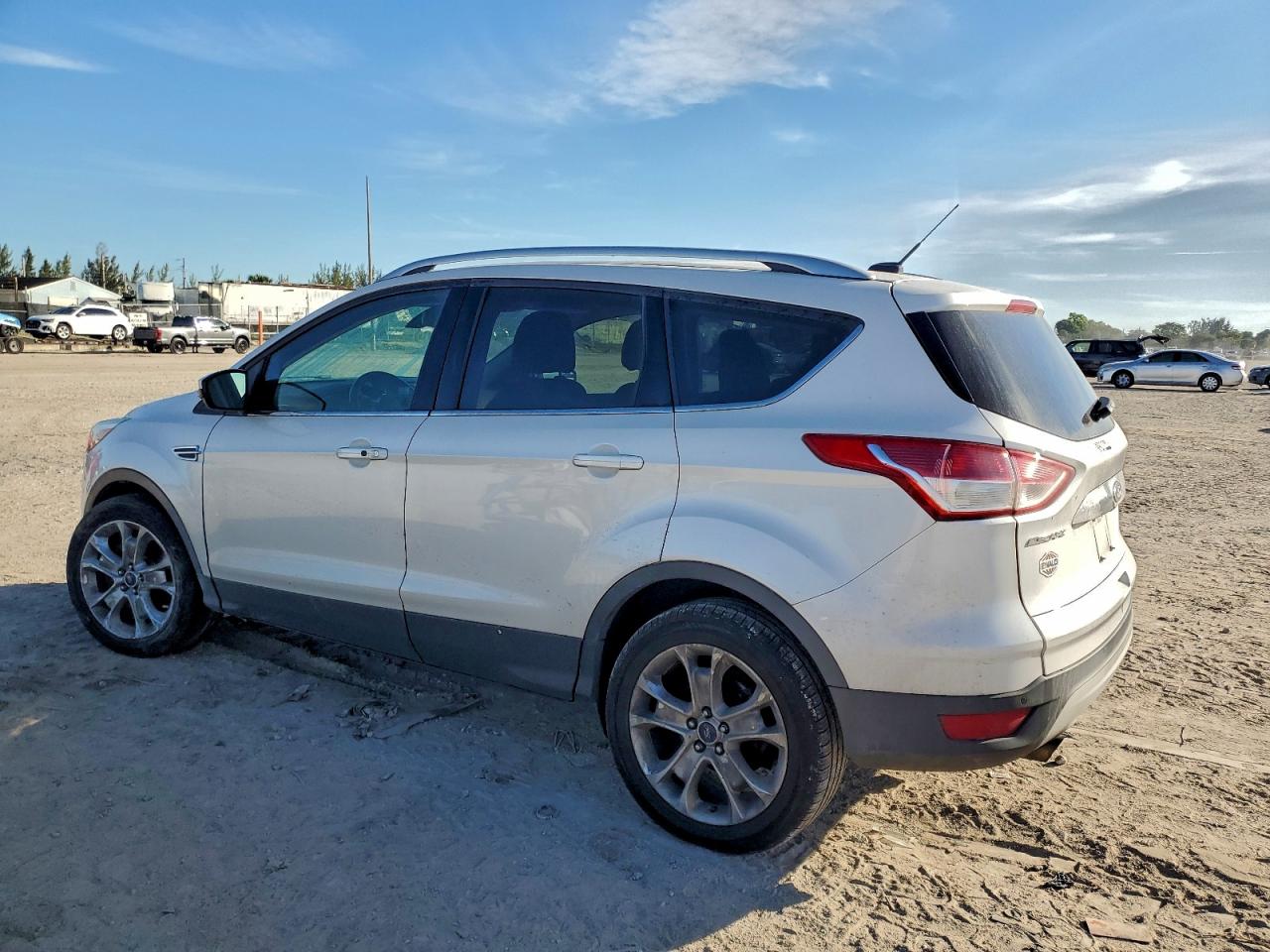 2016 FORD ESCAPE TITANIUM photo 2