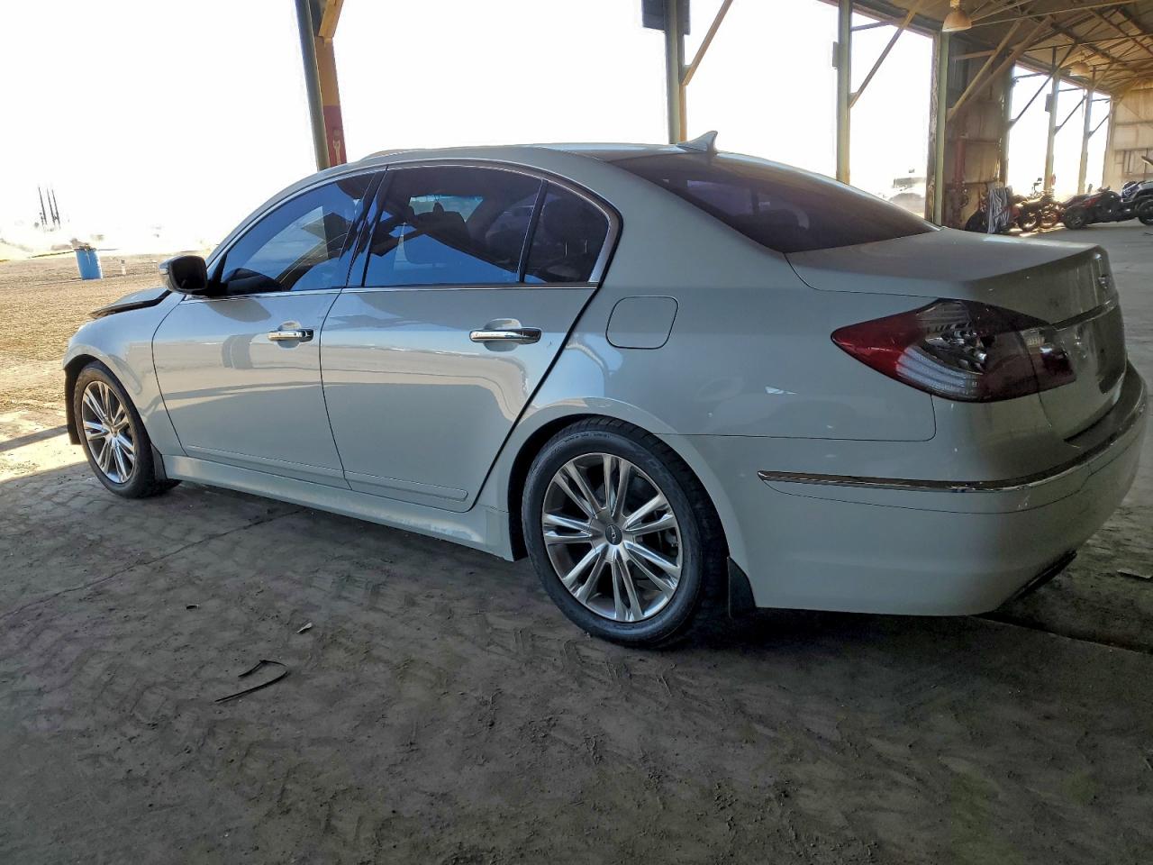 2013 HYUNDAI GENESIS 3.8L photo 2