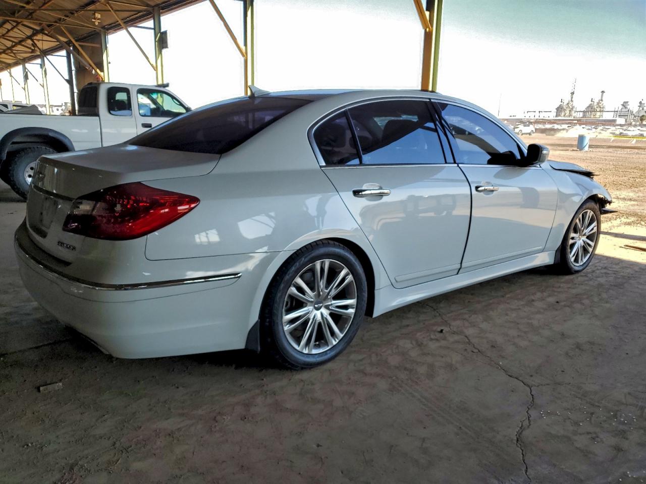 2013 HYUNDAI GENESIS 3.8L photo 3