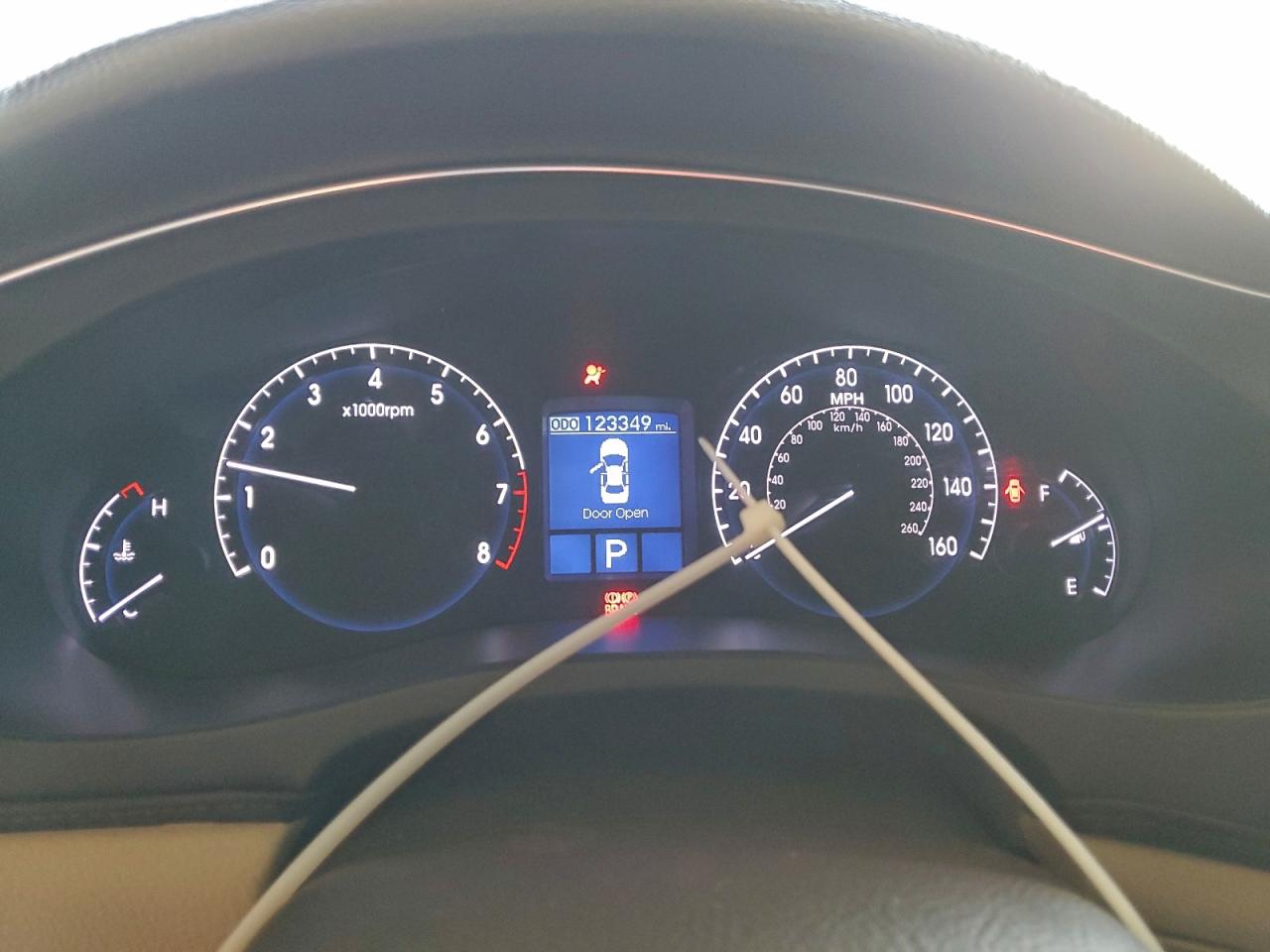 2013 HYUNDAI GENESIS 3.8L photo 9