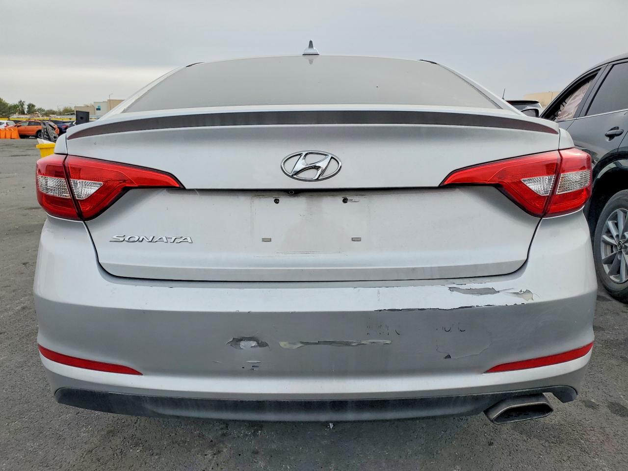 2016 HYUNDAI SONATA SE photo 11