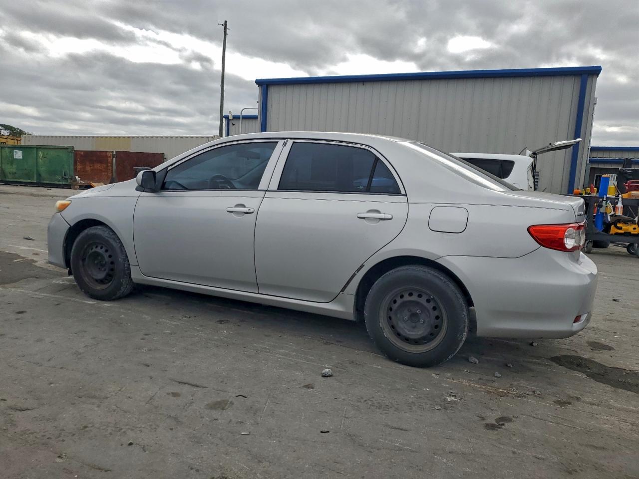 2013 TOYOTA COROLLA BASE photo 2