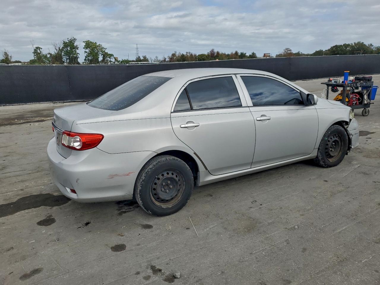 2013 TOYOTA COROLLA BASE photo 3