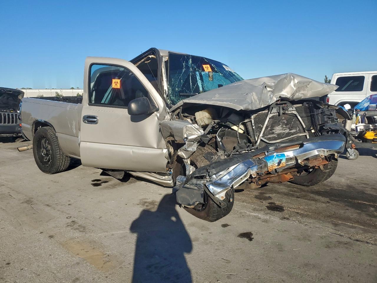 2004 CHEVROLET SILVERADO C1500 photo 4