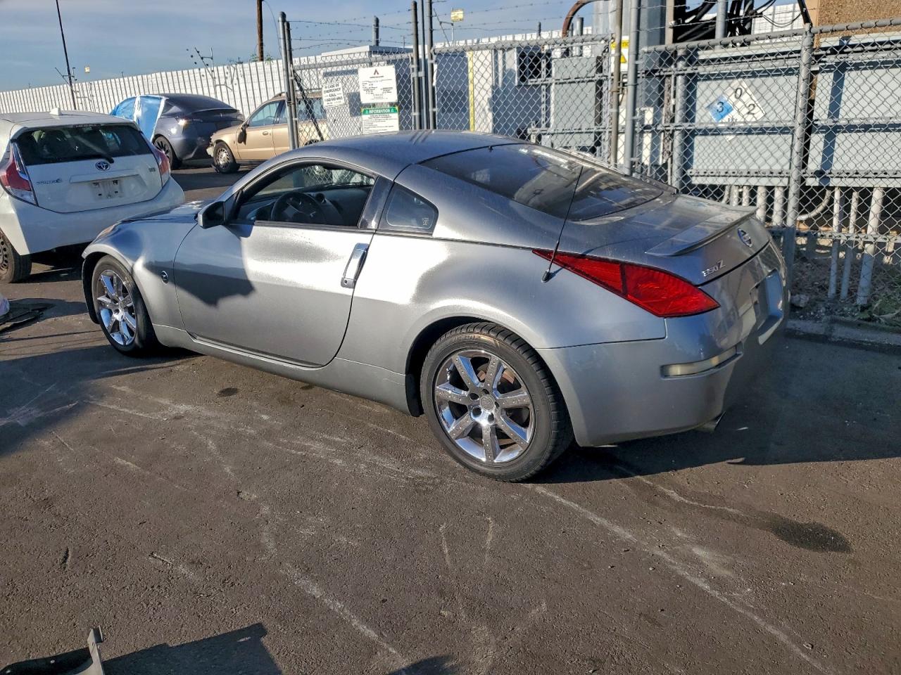2004 NISSAN 350Z COUPE photo 2