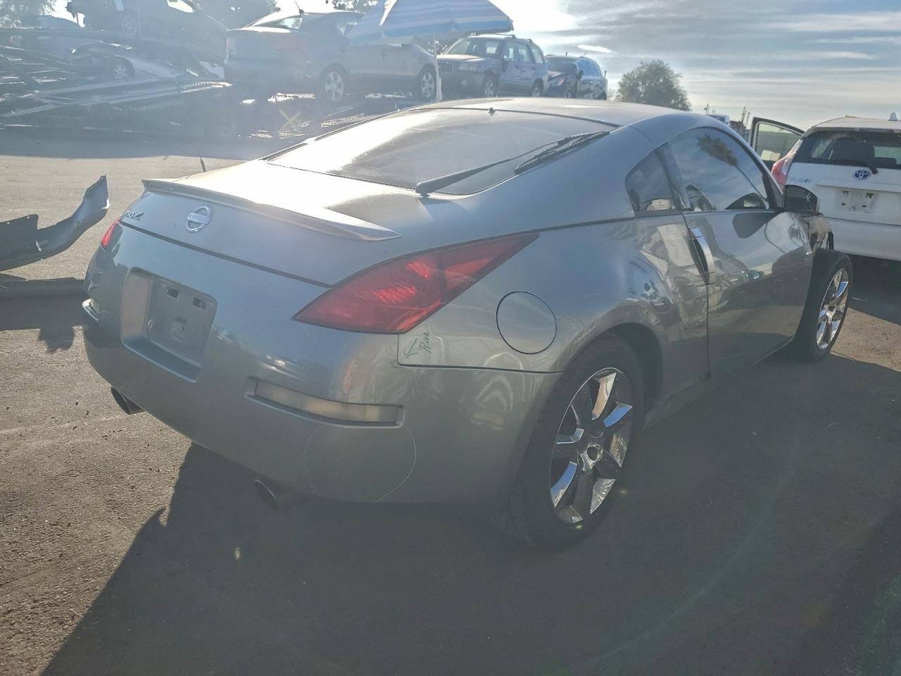 2004 NISSAN 350Z COUPE photo 3