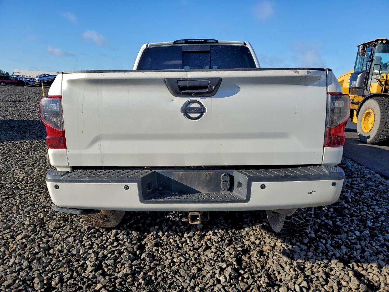 2018 NISSAN TITAN XD SL photo 6