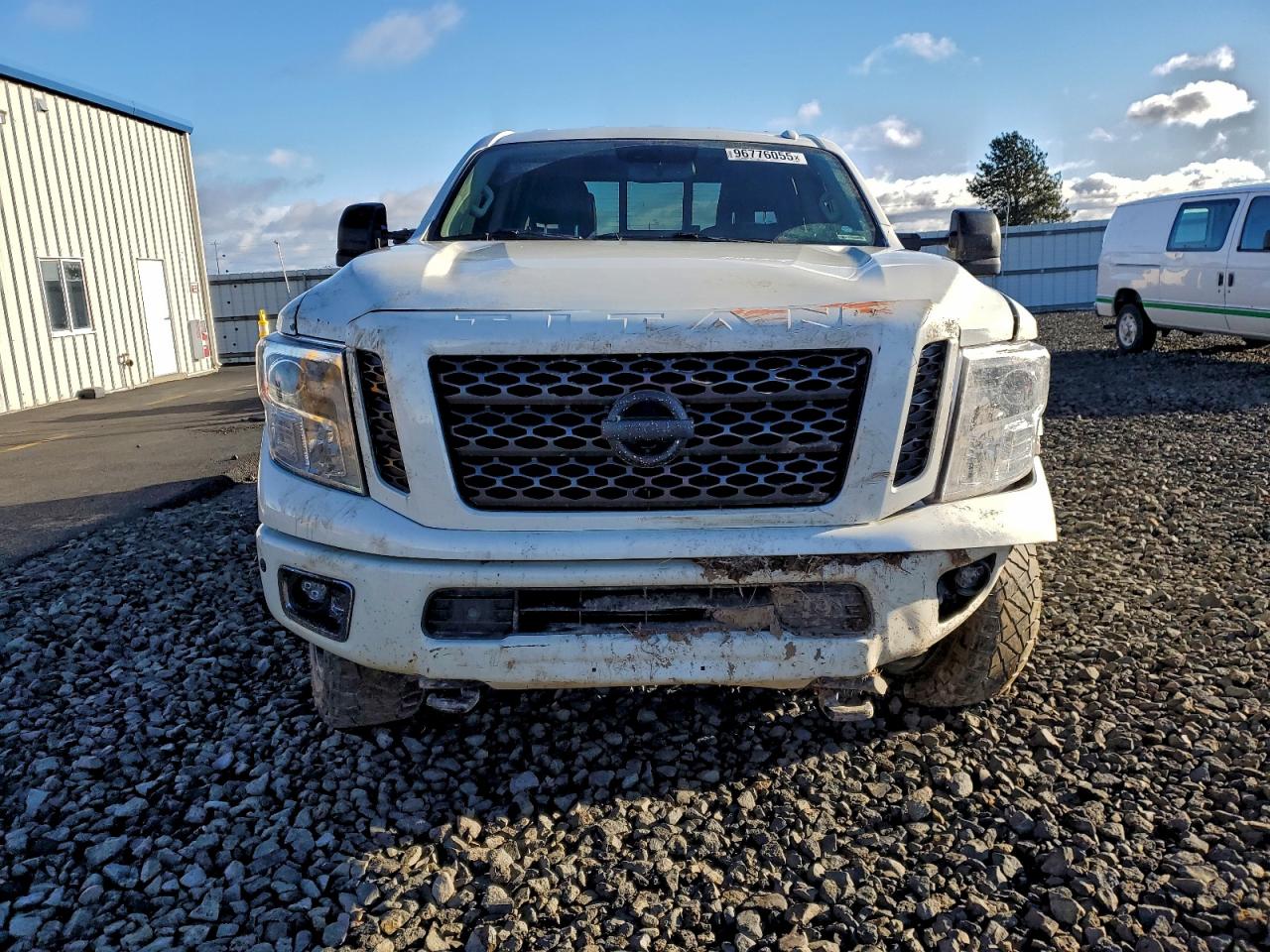 2018 NISSAN TITAN XD SL photo 5