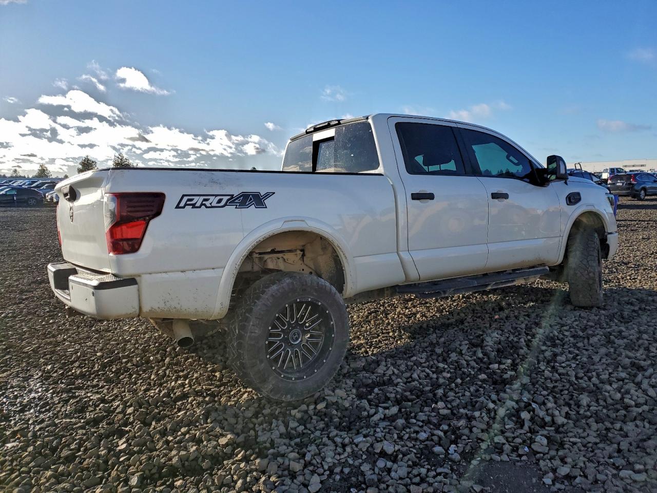 2018 NISSAN TITAN XD SL photo 3