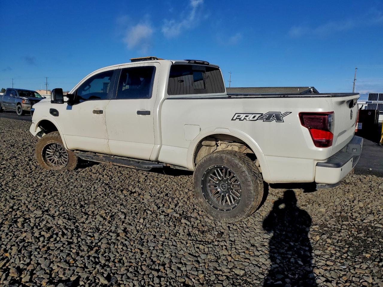2018 NISSAN TITAN XD SL photo 2