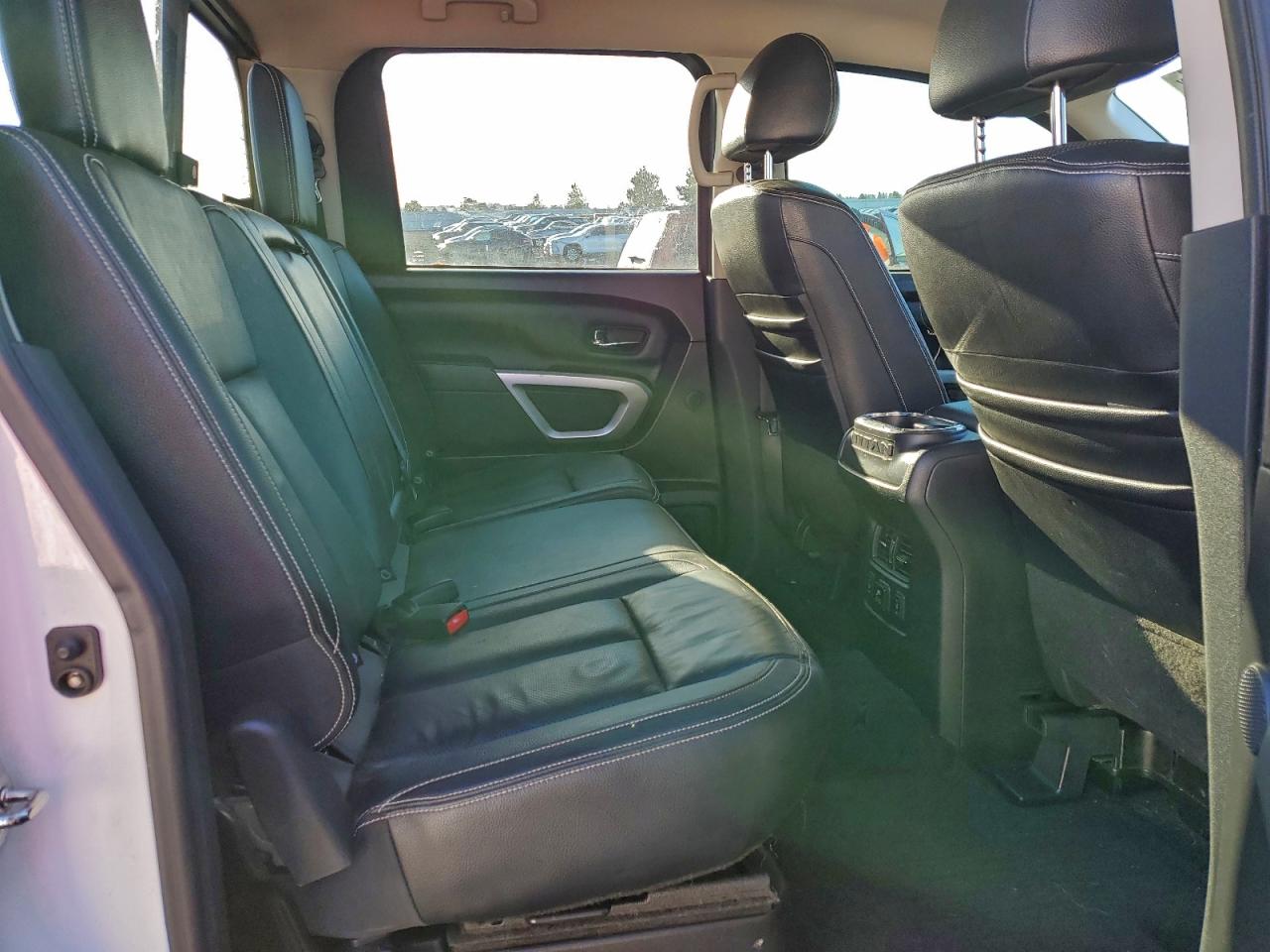 2018 NISSAN TITAN XD SL photo 10