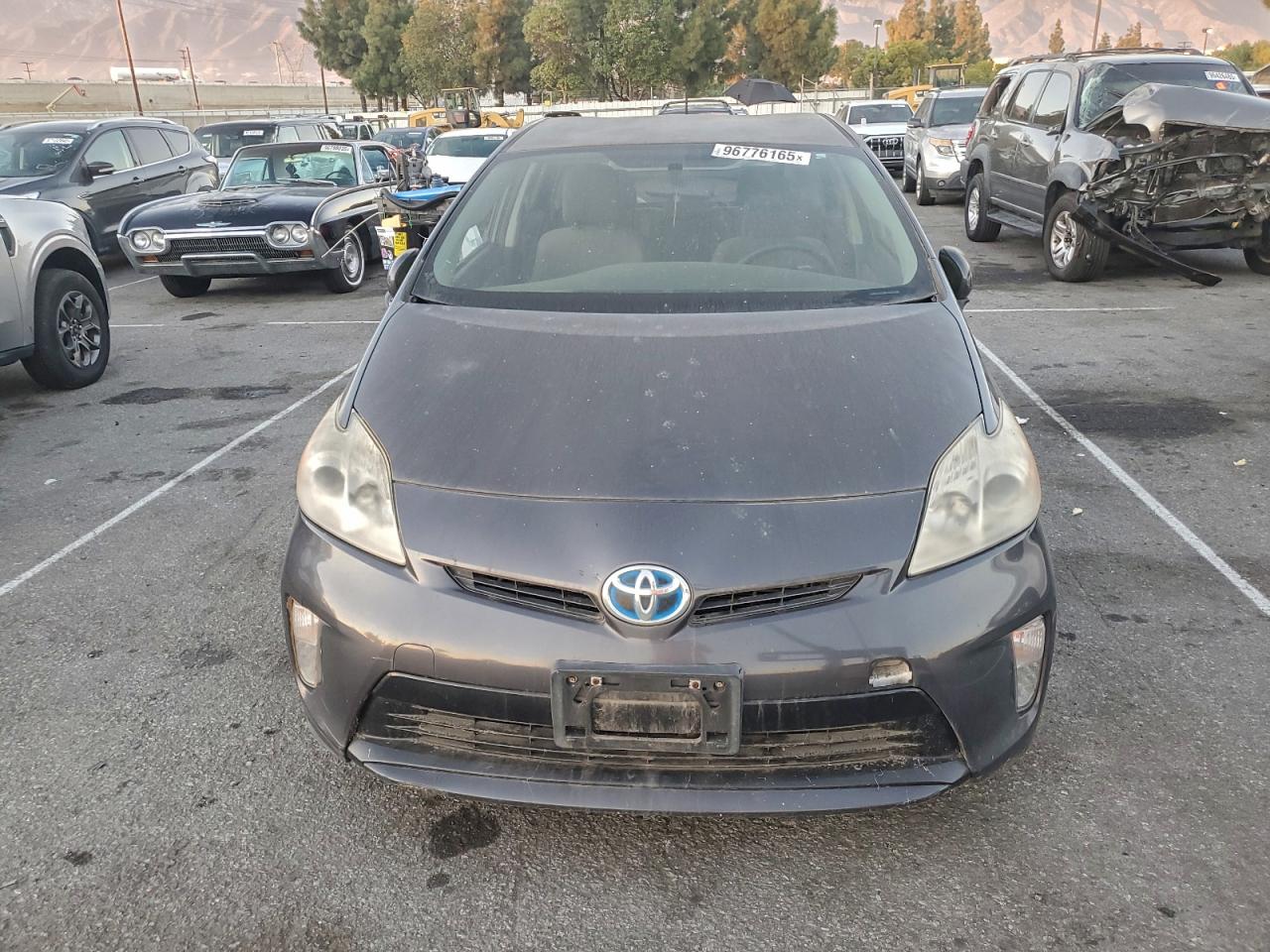 2012 TOYOTA PRIUS photo 5