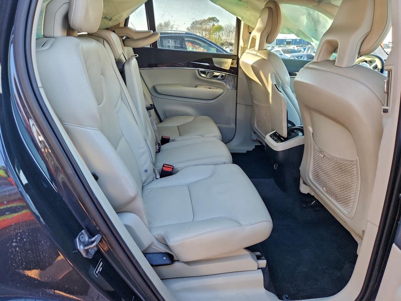 2017 VOLVO XC90 T6 photo 11