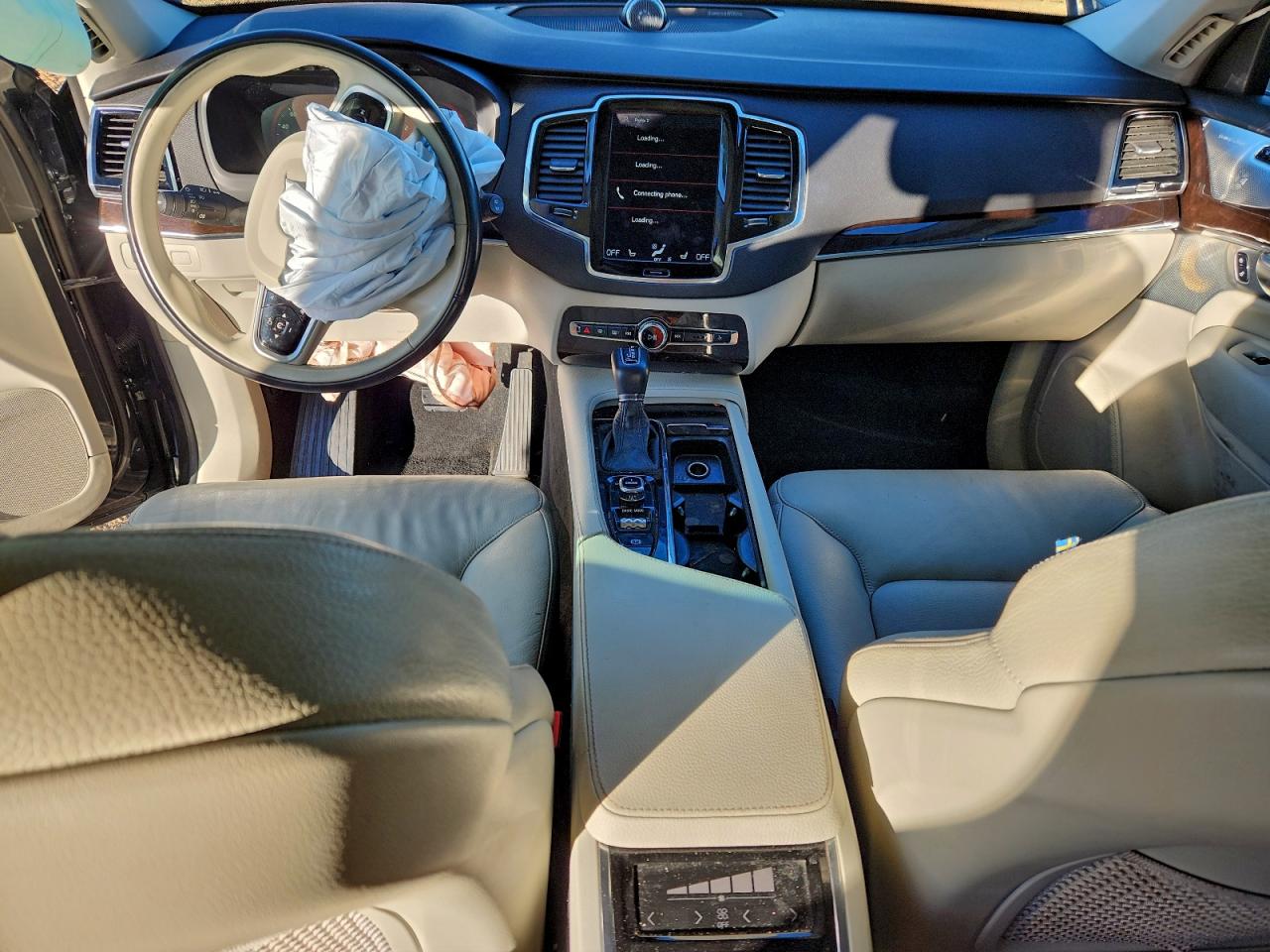 2017 VOLVO XC90 T6 photo 8