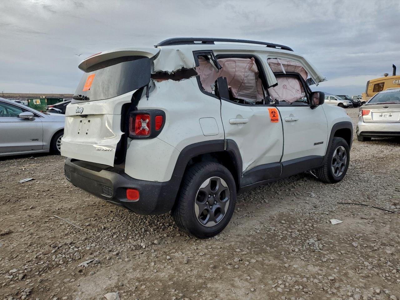 2017 JEEP RENEGADE SPORT photo 3