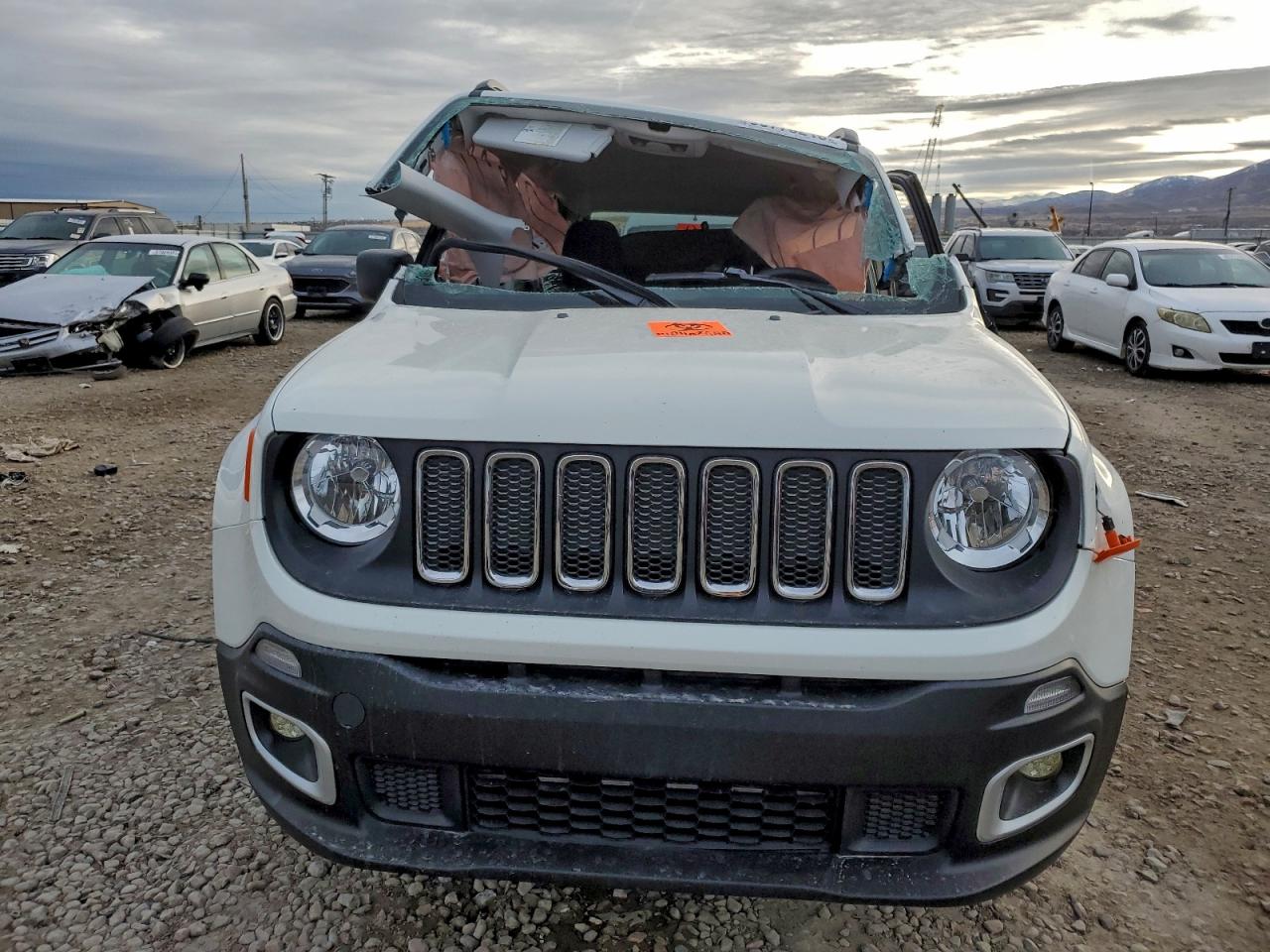 2017 JEEP RENEGADE SPORT photo 5