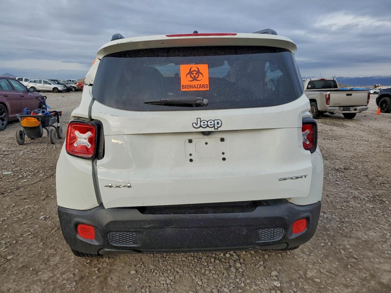 2017 JEEP RENEGADE SPORT photo 6