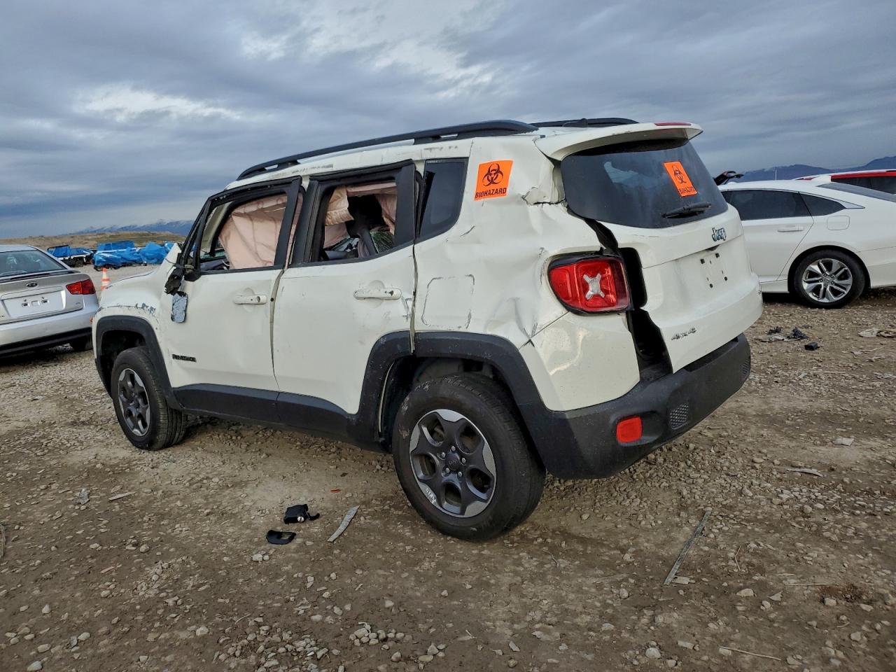 2017 JEEP RENEGADE SPORT photo 2