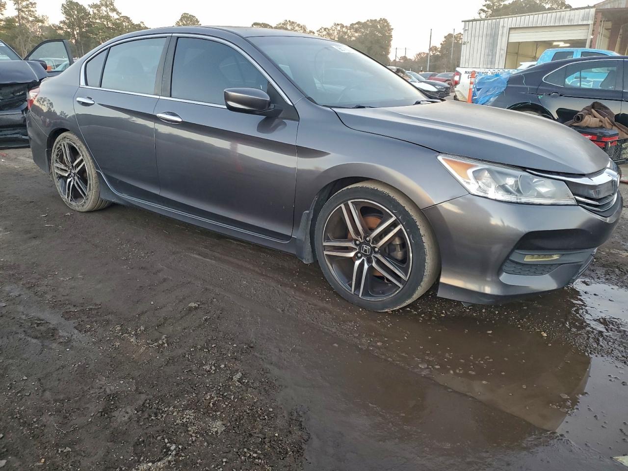 2017 HONDA ACCORD SPORT photo 4