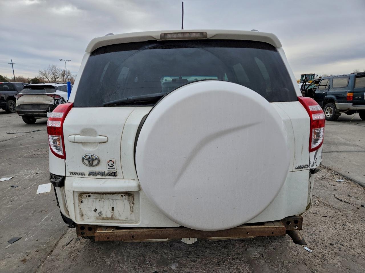 2010 TOYOTA RAV4 photo 6