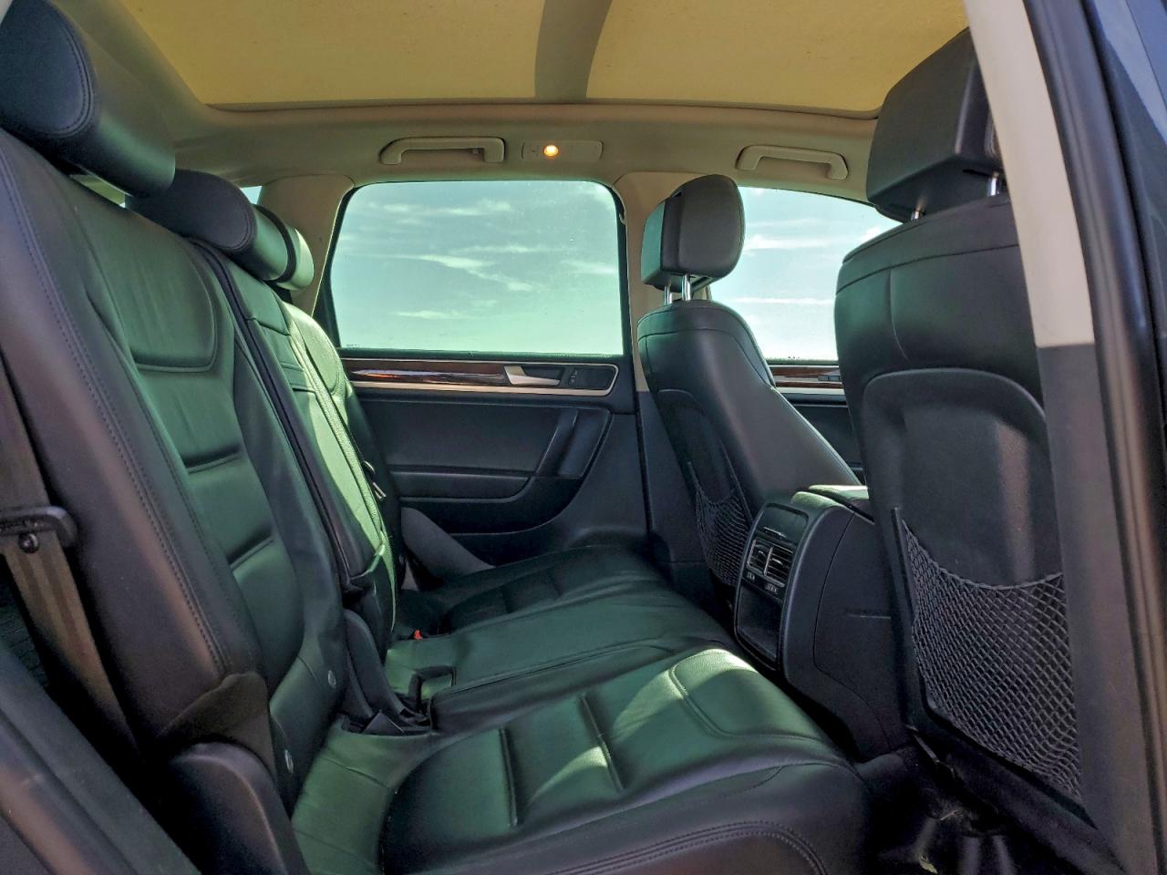 2014 VOLKSWAGEN TOUAREG V6 TDI photo 11
