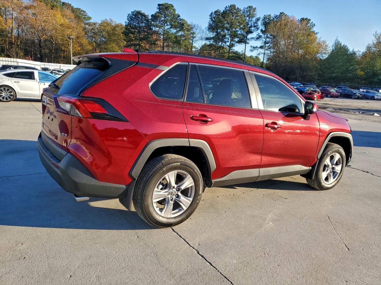 2025 TOYOTA RAV4 XLE photo 3