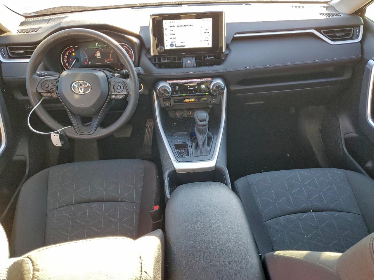 2025 TOYOTA RAV4 XLE photo 8