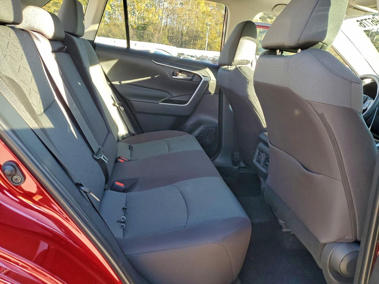2025 TOYOTA RAV4 XLE photo 10