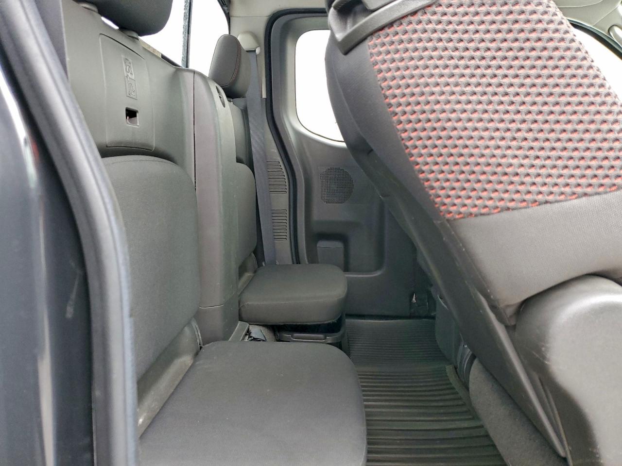 2010 NISSAN FRONTIER KING CAB SE photo 10