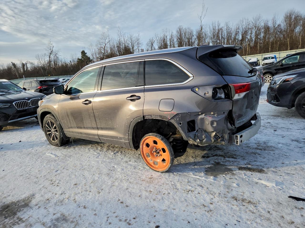 2018 TOYOTA HIGHLANDER SE photo 2