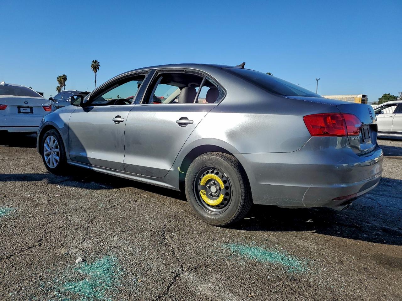 2013 VOLKSWAGEN JETTA SE photo 2