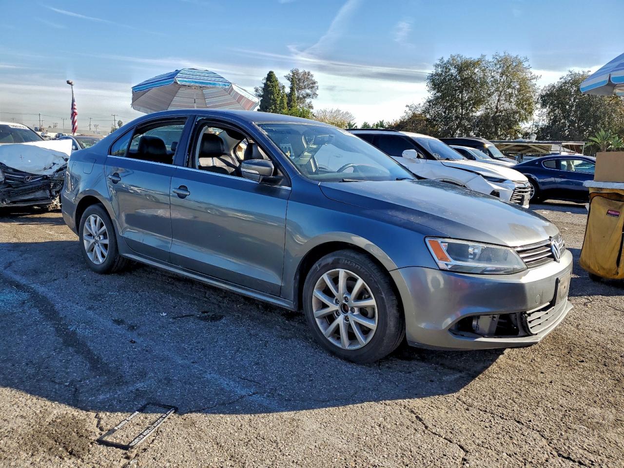 2013 VOLKSWAGEN JETTA SE photo 4