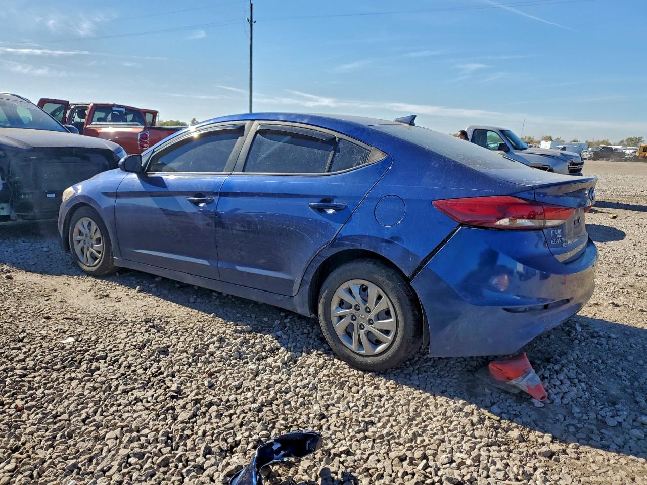 2017 HYUNDAI ELANTRA SE photo 2