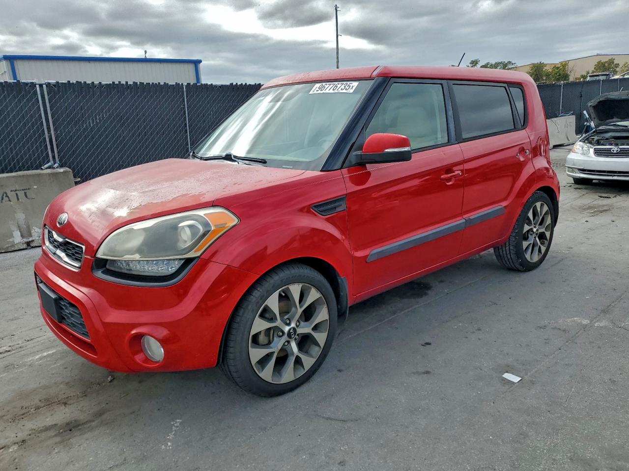 2013 KIA SOUL + — MINOR DENT/SCRATCHES damage — photo 1