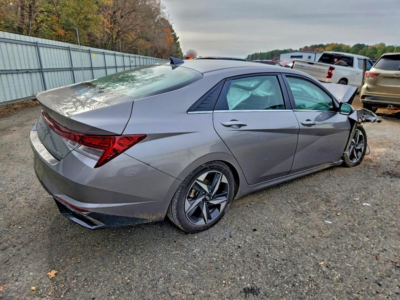 2022 HYUNDAI ELANTRA LIMITED photo 3