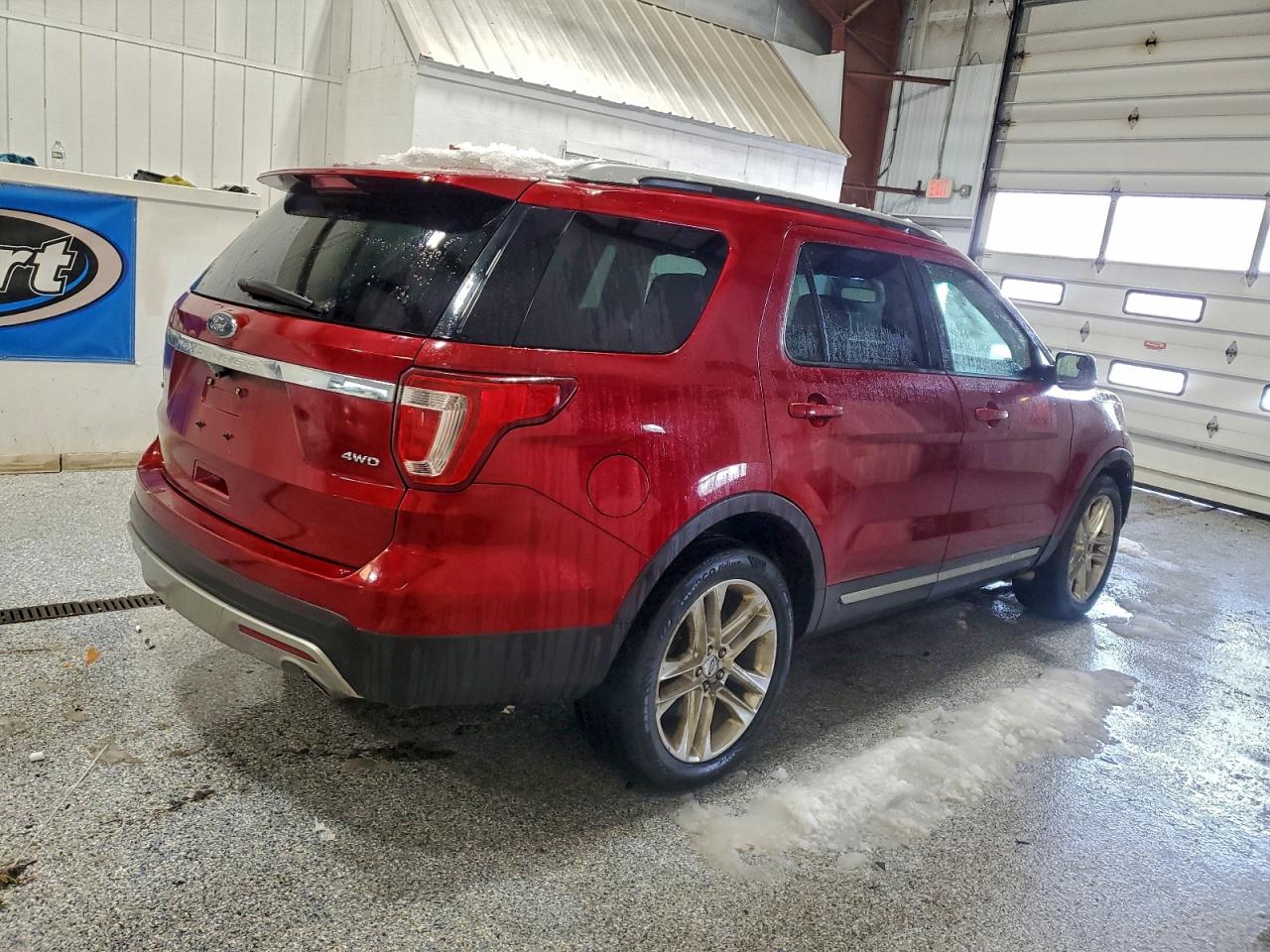 2016 FORD EXPLORER XLT photo 9