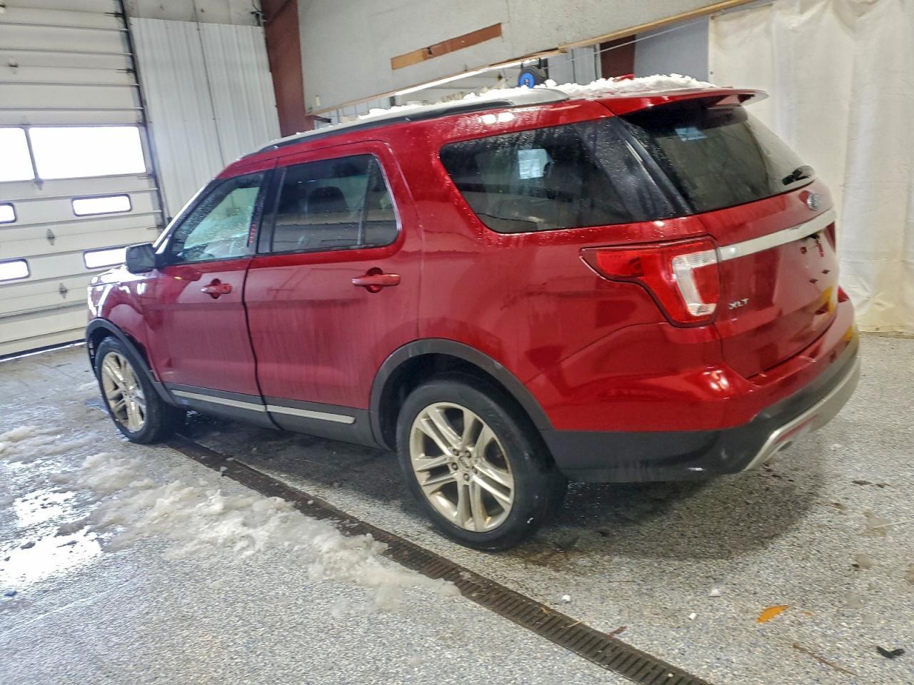 2016 FORD EXPLORER XLT photo 5