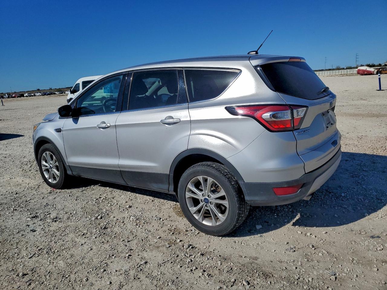 2017 FORD ESCAPE SE photo 2