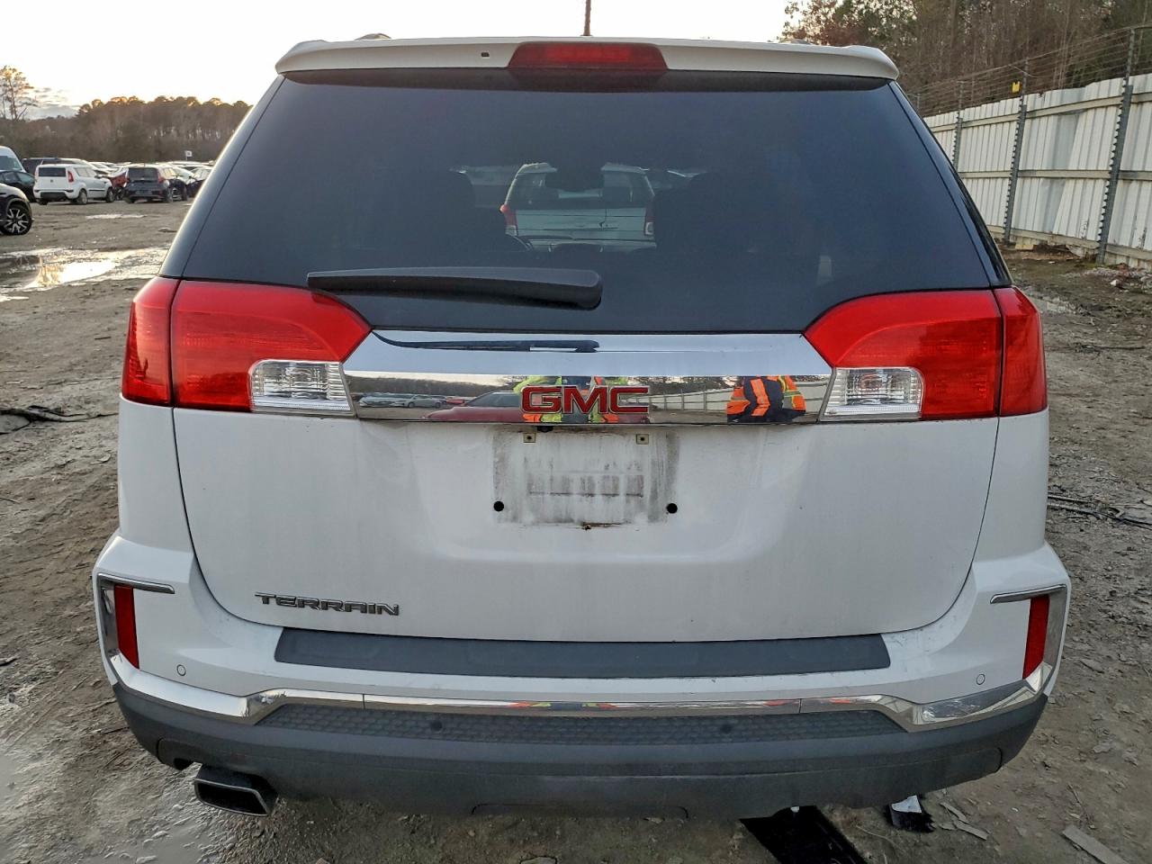 2017 GMC TERRAIN SLE photo 6