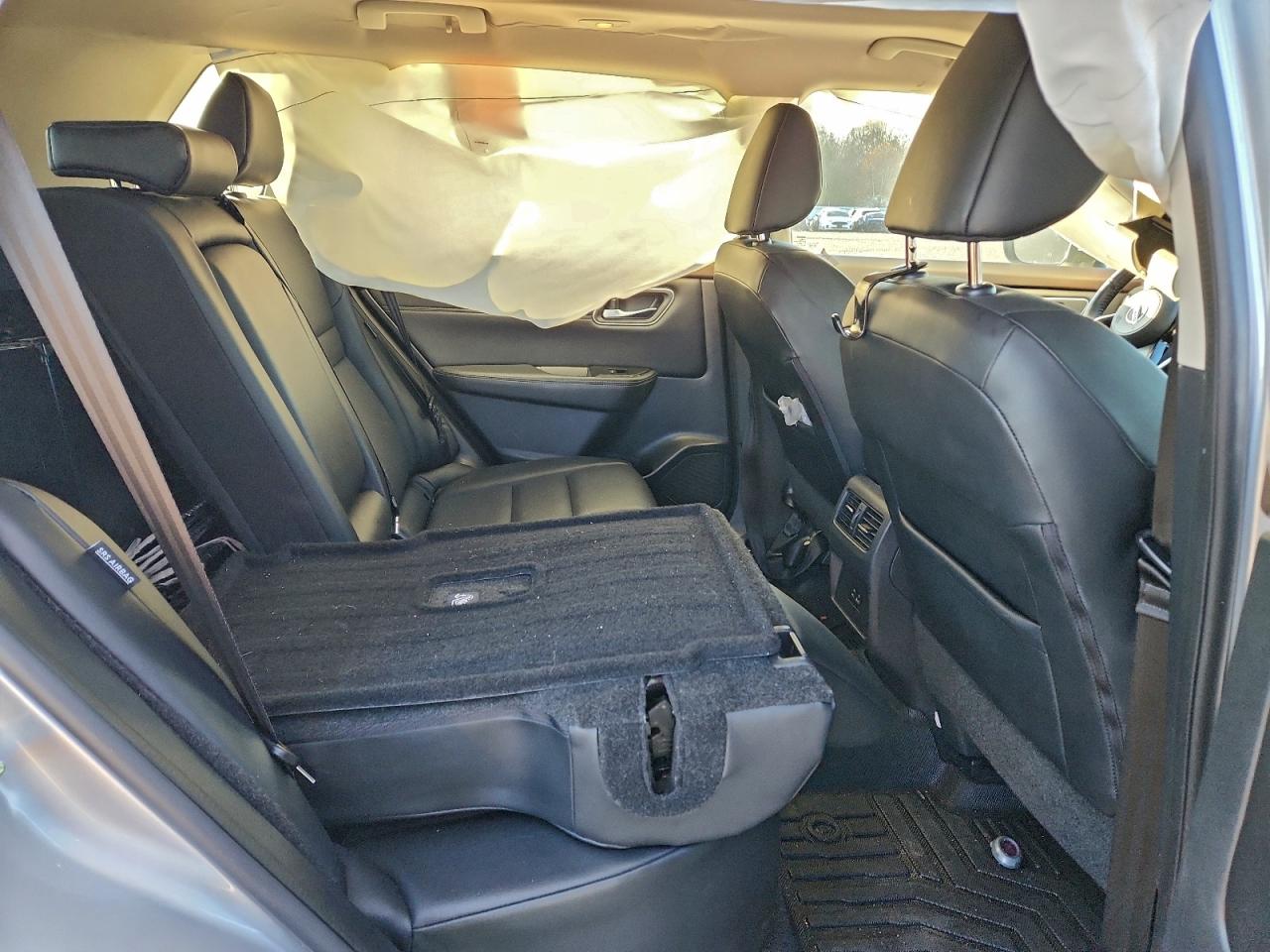 2021 NISSAN ROGUE SV photo 11