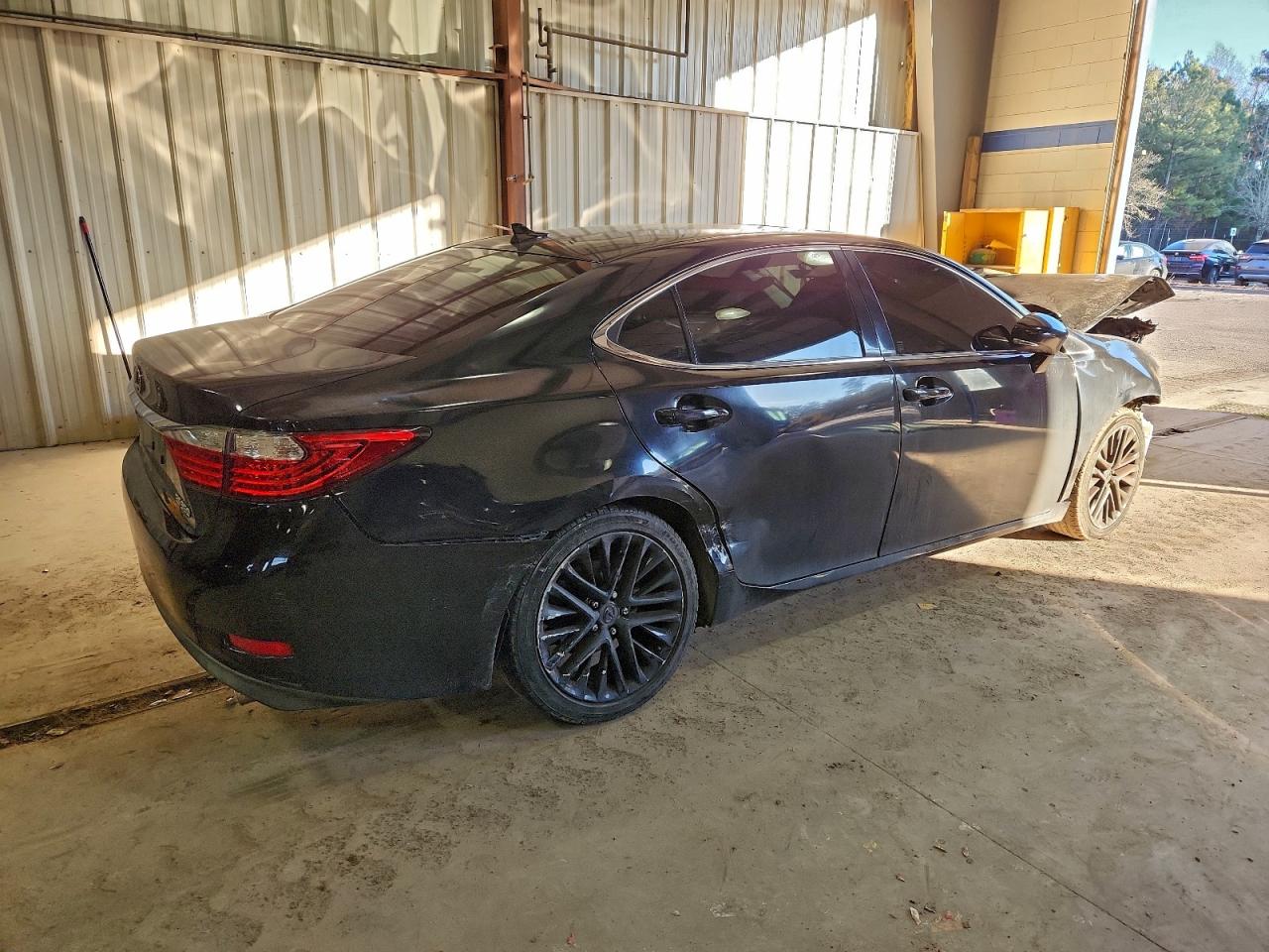 2013 LEXUS ES photo 3