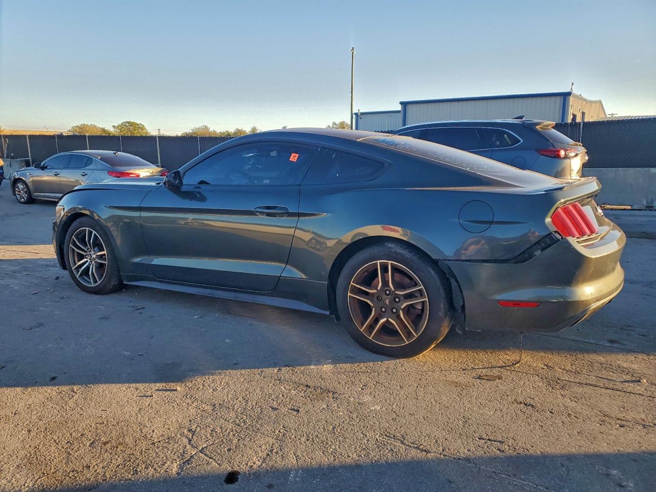 2016 FORD MUSTANG photo 2