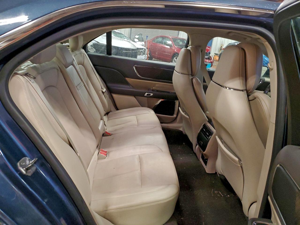 2019 LINCOLN CONTINENTAL SELECT photo 10
